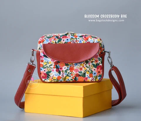 Blossom Crossbody Bag by Bagstock Designs | Hardware Kit
