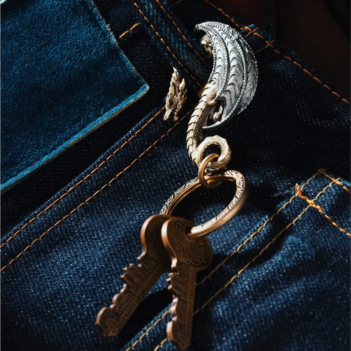 Coppertistwu Dragon Hook Keychain