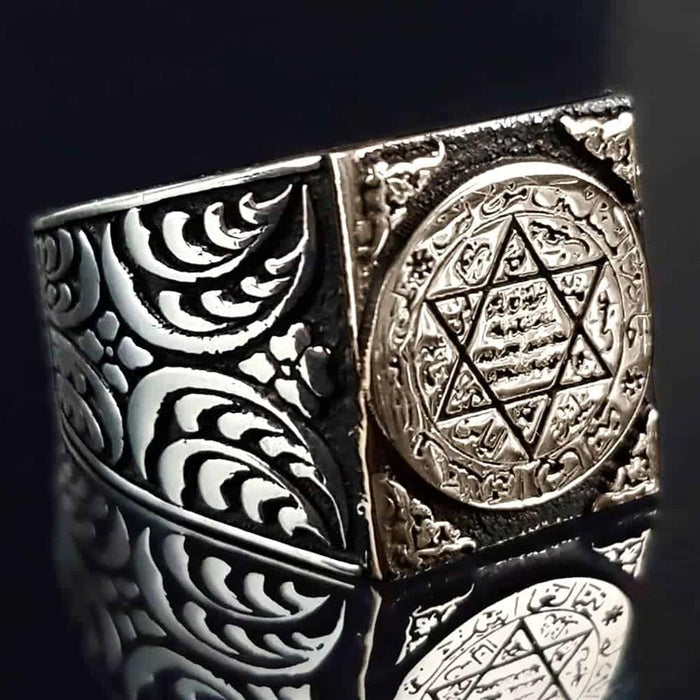 Rooted in centuries of spiritual symbolism, this Turkish Sterling Silver Ring with Seal of Solomon features the revered six-pointed star known as the Seal of Solomon (Muhur-u Suleyman).