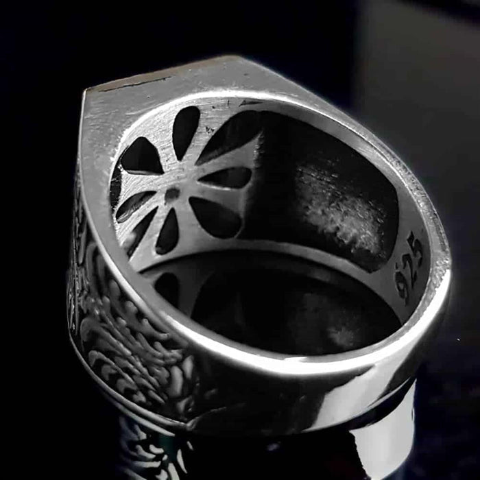 Rooted in centuries of spiritual symbolism, this Turkish Sterling Silver Ring with Seal of Solomon features the revered six-pointed star known as the Seal of Solomon (Muhur-u Suleyman).